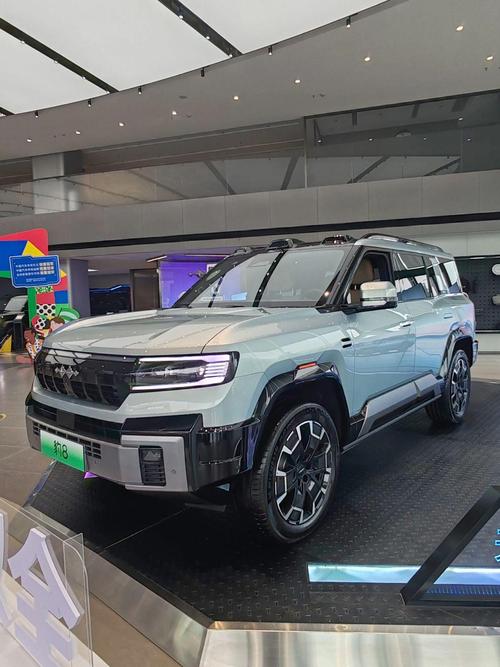 深圳257比亚迪方程豹硬派越野的爆款，英菲尼迪35周年与你共成长